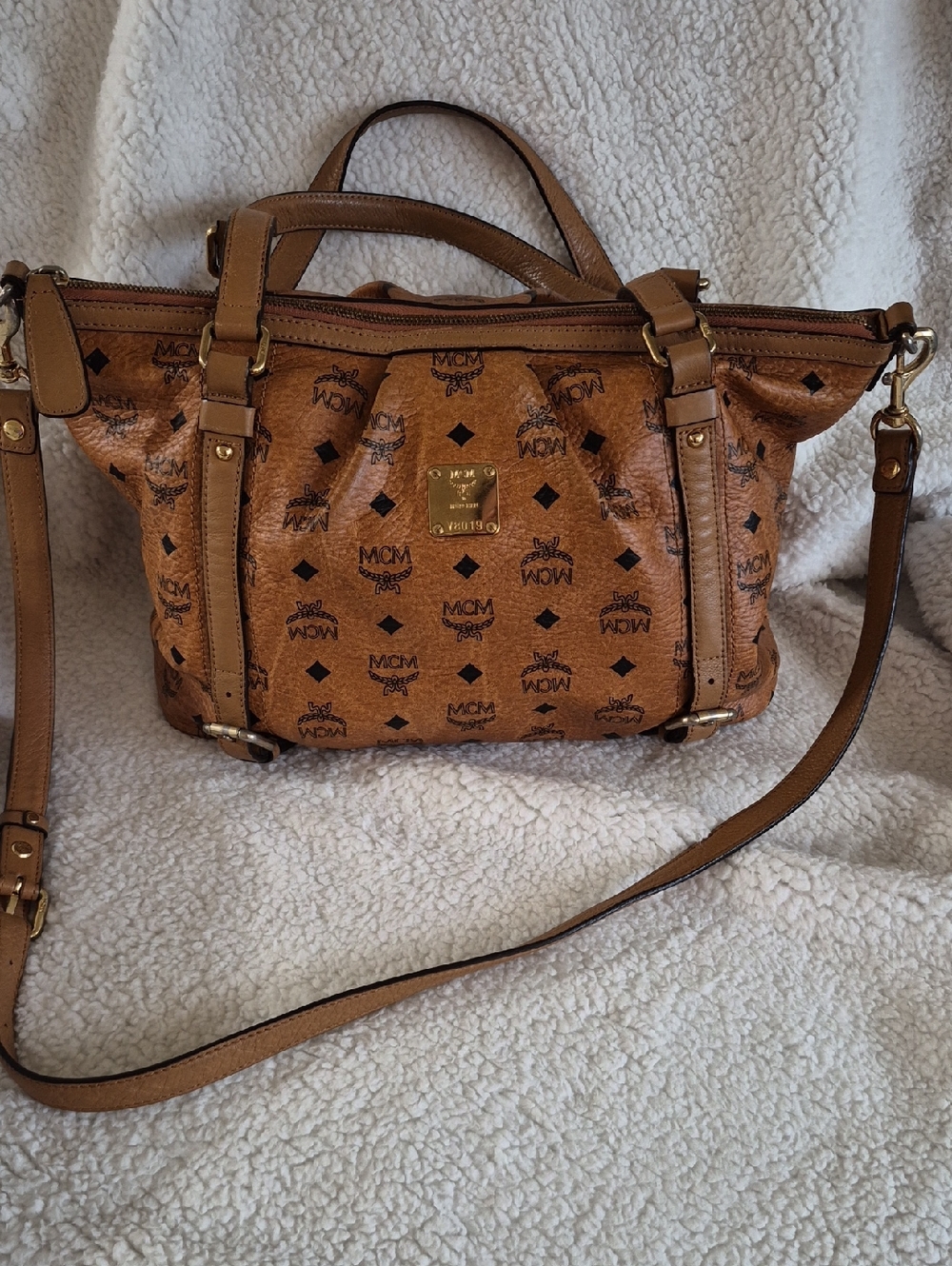 Authentic MCM Two Way Shopper - Picture 2 of 16